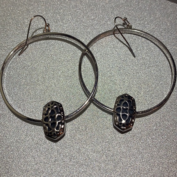 Kendra Scott Elora Hoop Drop Earrings - Picture 8 of 9